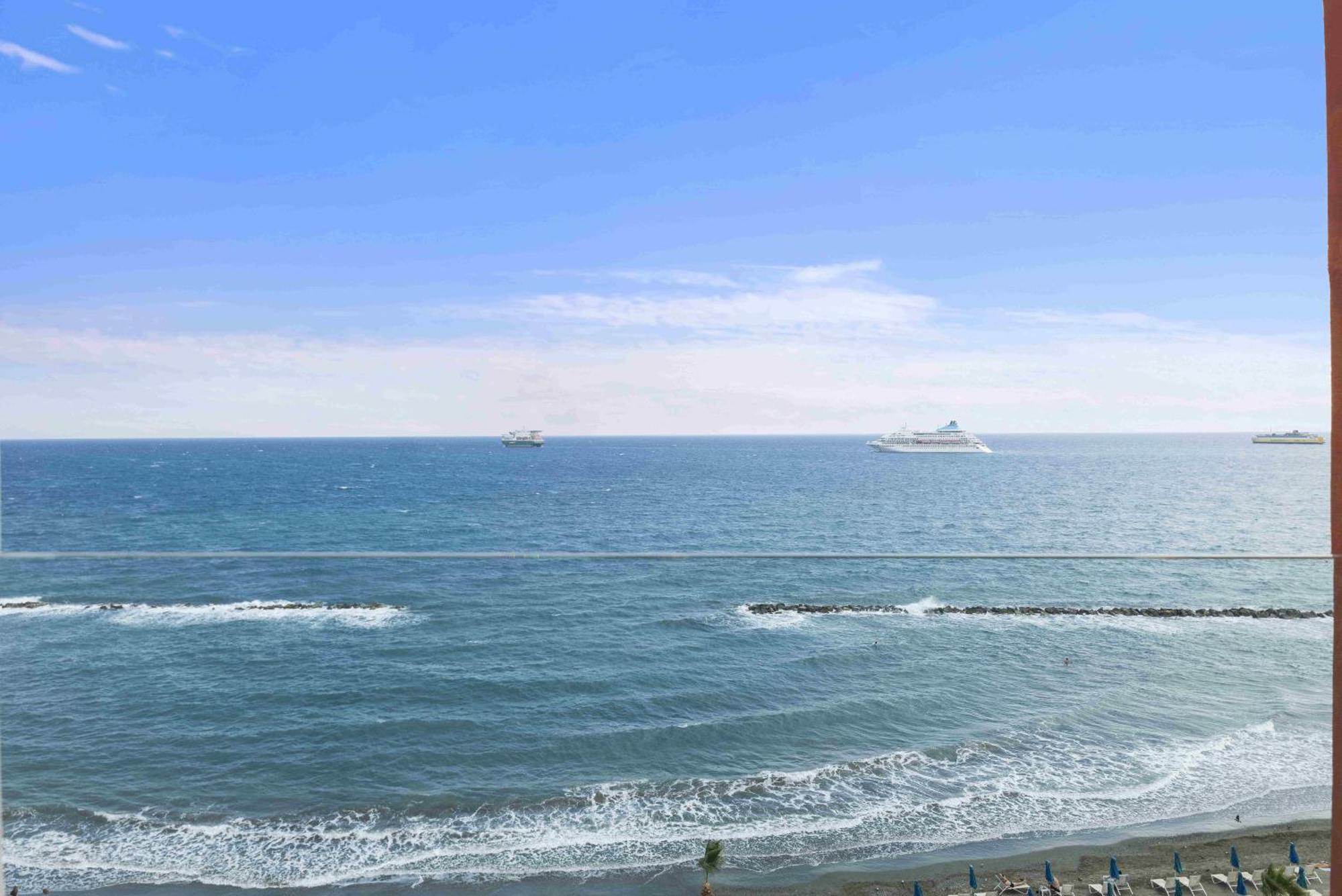 Phaedrus Living: Seaside Residences 03 Apartman *
